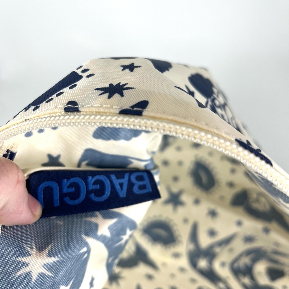 Baggu Spring 2024 Cream & Navy Cherub Bow Pattern Large Go Pouch NWOT - Picture 5 of 8